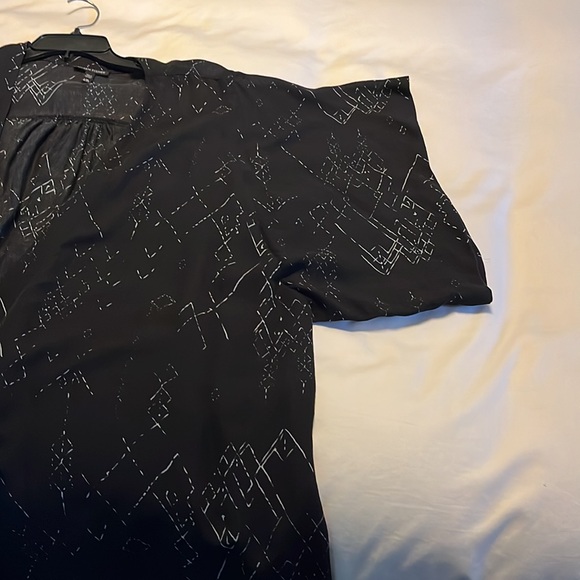 Eileen fisher kimono style silk jacket. Black and cream pattern. RARE - Picture 8 of 13